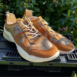 Coach Khaki Light Saddle Citysole Runner
